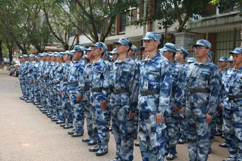 军训合集吃瓜网,揭秘吃瓜网上的军营生活点滴